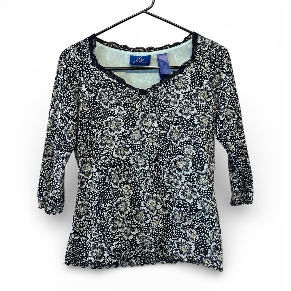 Y2K Era JH Collectibles Black and White Floral Blouse w/ Black Lace Trim Small